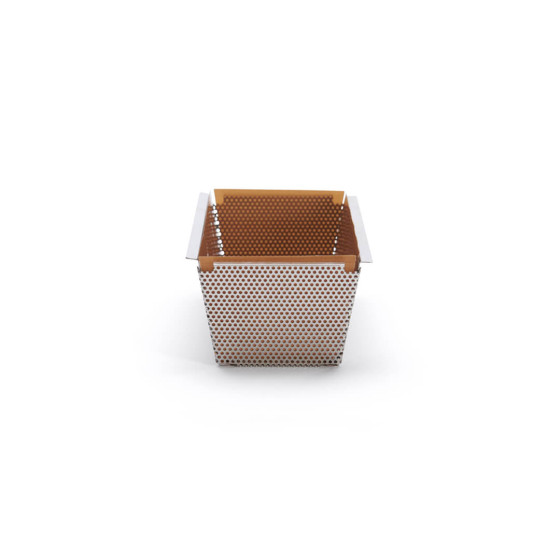 Perforated stainless steel cake mould 26x10,3cm + 2 non-stick baking sheets
