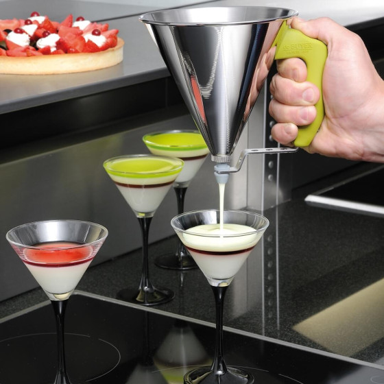 Stainless steel piston funnel with stand 0,8L KWIK green