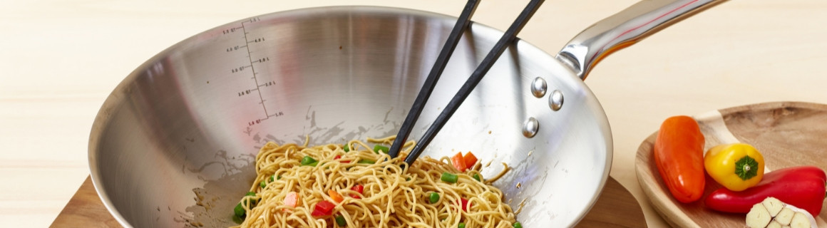 Stainless steel wok