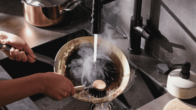Comment entretenir sa poêle en acier ?